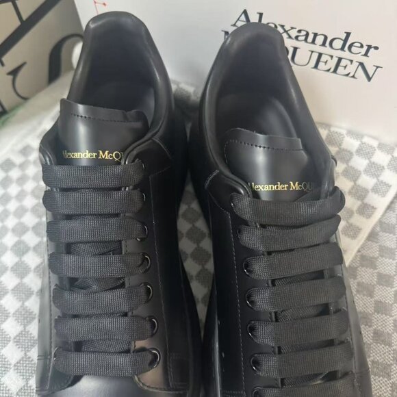 Alexander McQueen sneakers for women - Picture 4 of 7